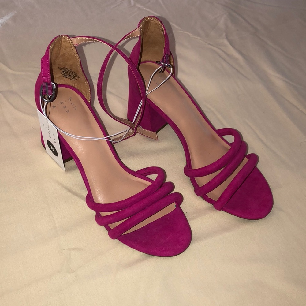 NWT Target Magenta Block Heels Sz 8
